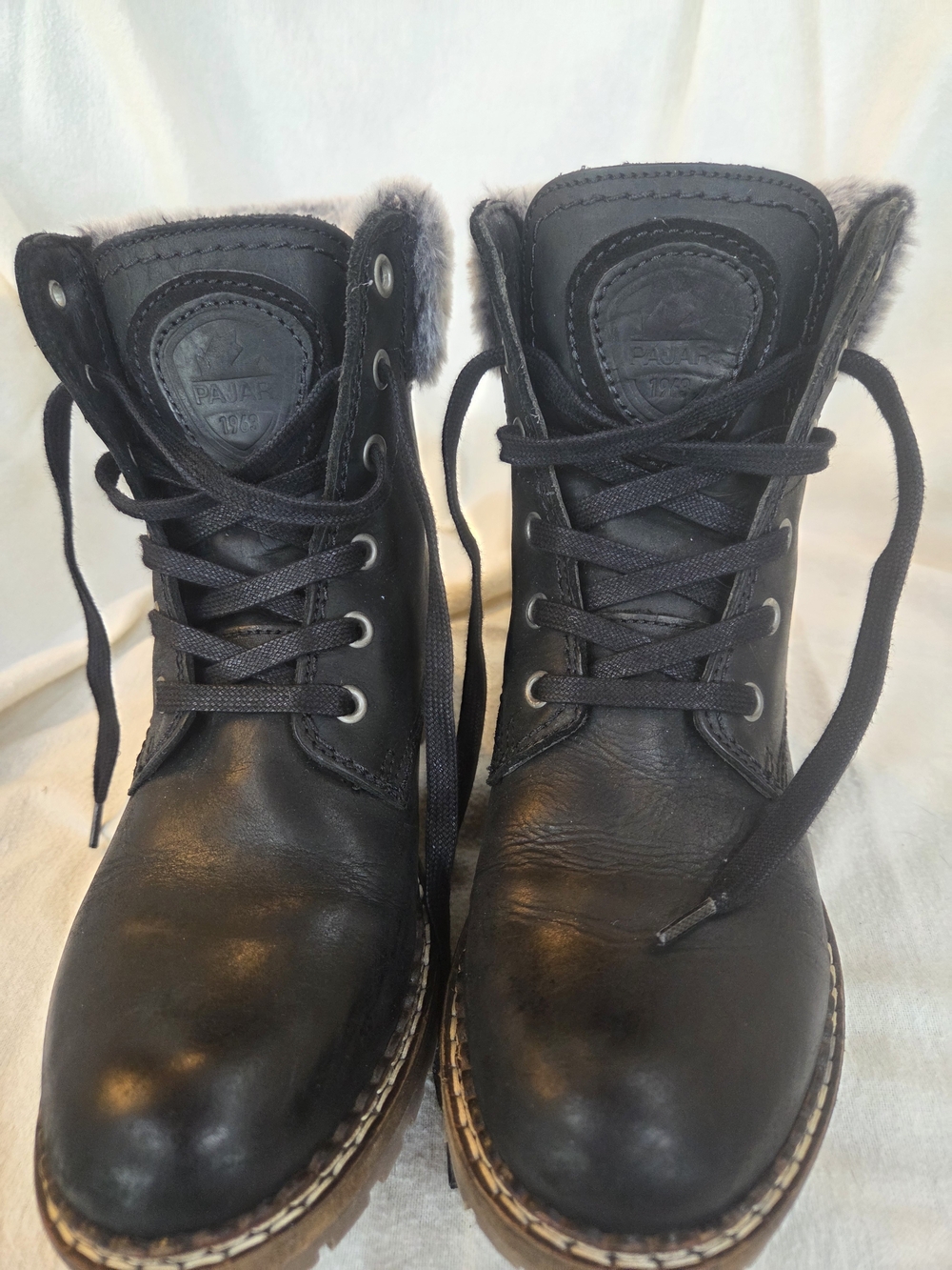 Pajar Women's Alissa Black Leather Lace-Up Fur Collar Boots